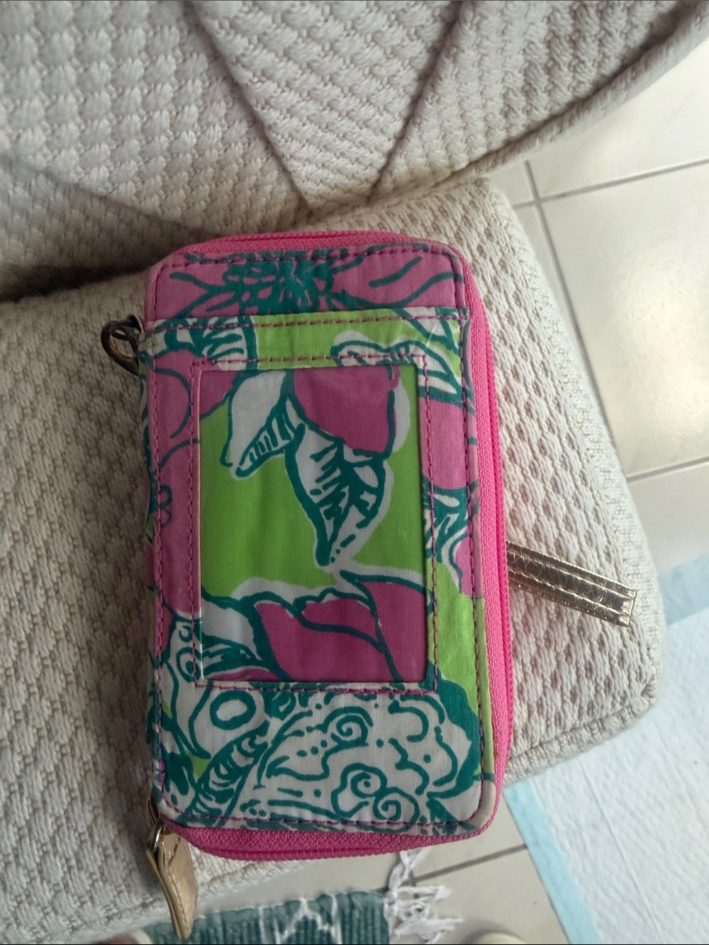 Lilly Pulitzer Pink Floral Wristlet Phone Case - Picture 4 of 5
